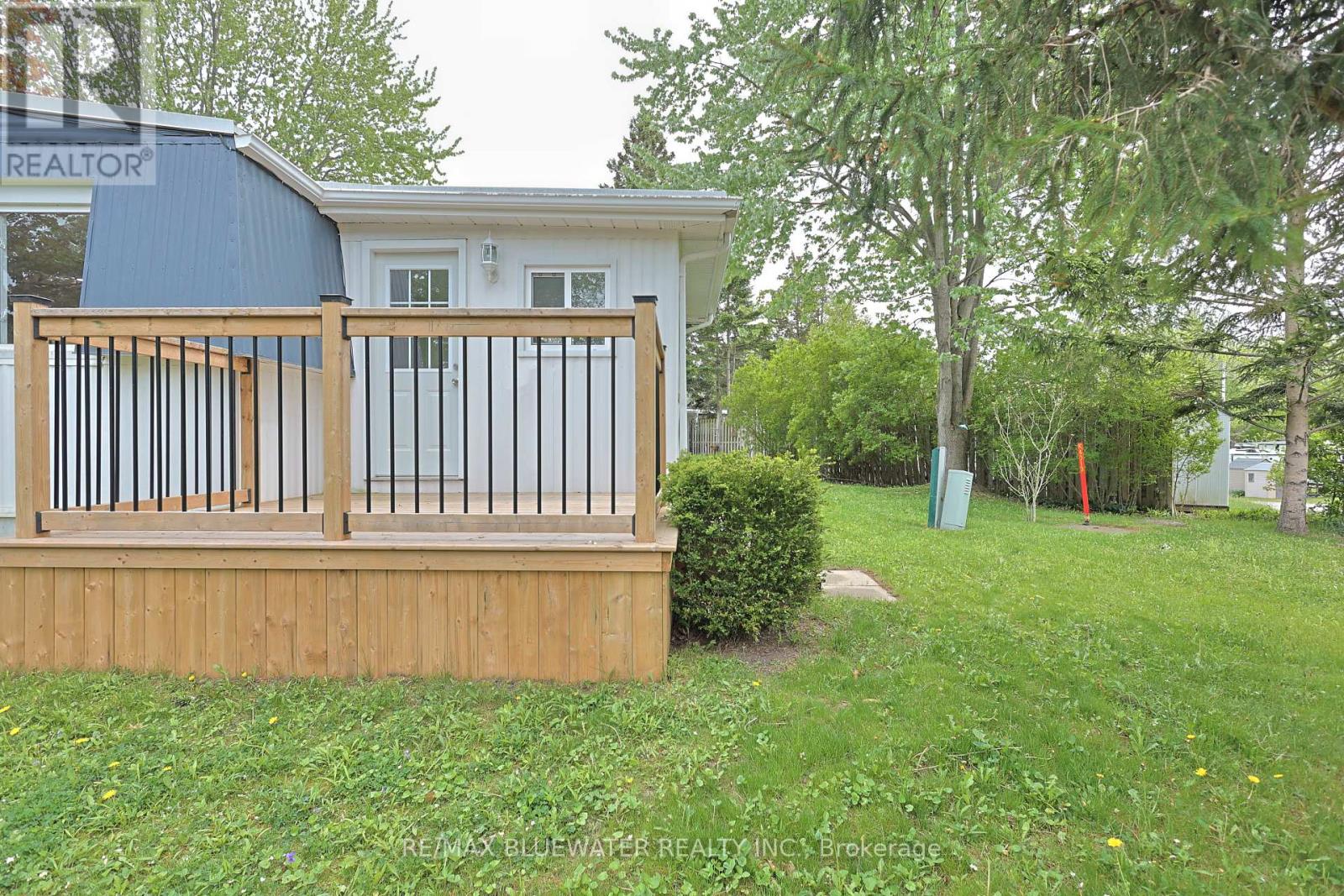 179 Pebble Beach Parkway, South Huron, Ontario  N0M 1T0 - Photo 32 - X13155512