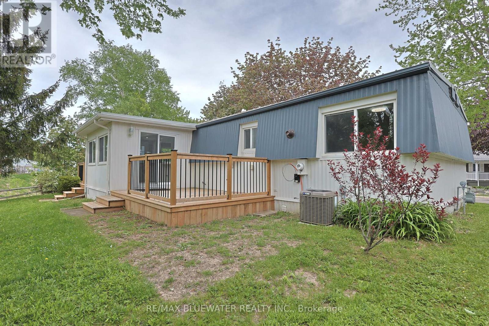 179 Pebble Beach Parkway, South Huron, Ontario  N0M 1T0 - Photo 34 - X13155512