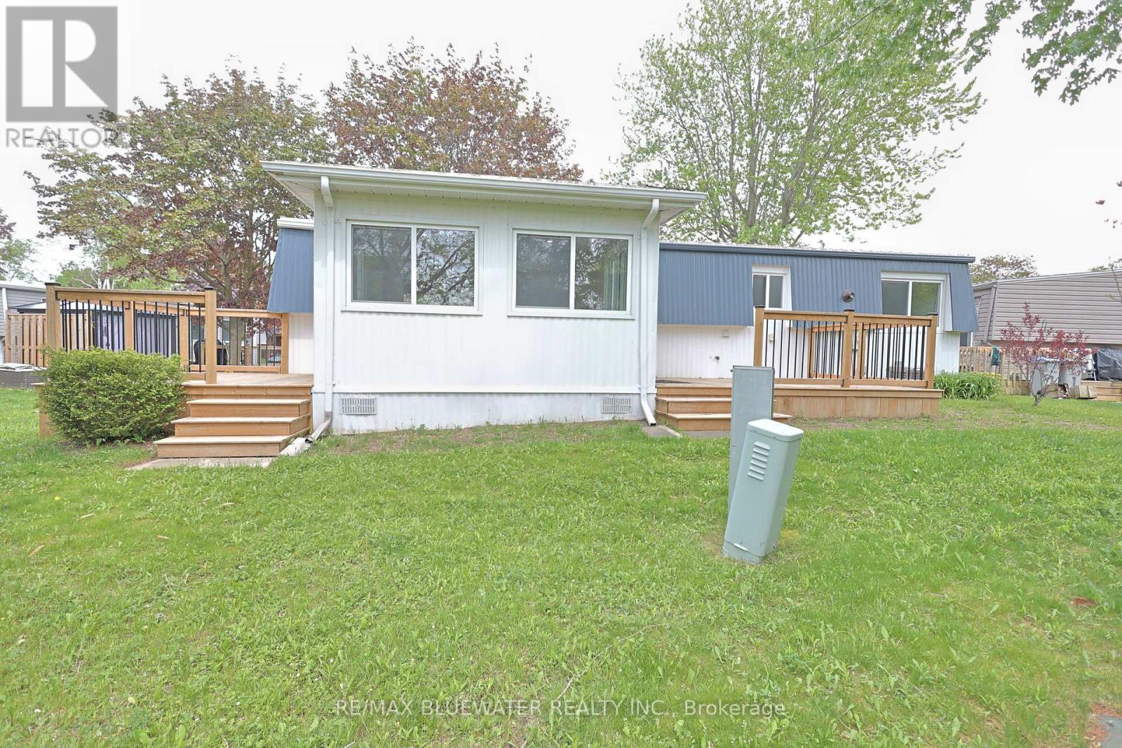 179 Pebble Beach Parkway, South Huron, Ontario  N0M 1T0 - Photo 5 - X13155512