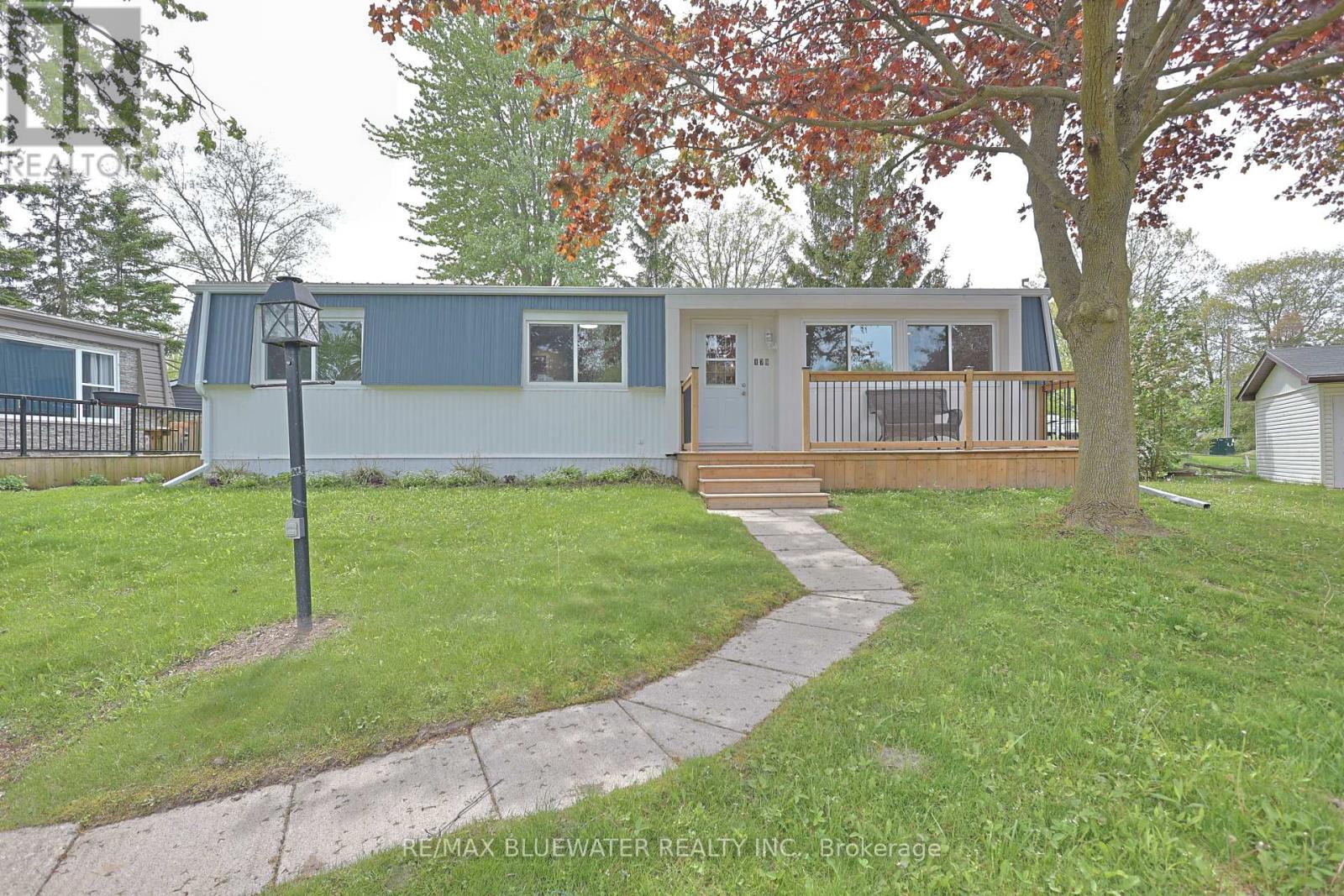 179 Pebble Beach Parkway, South Huron, Ontario  N0M 1T0 - Photo 7 - X13155512
