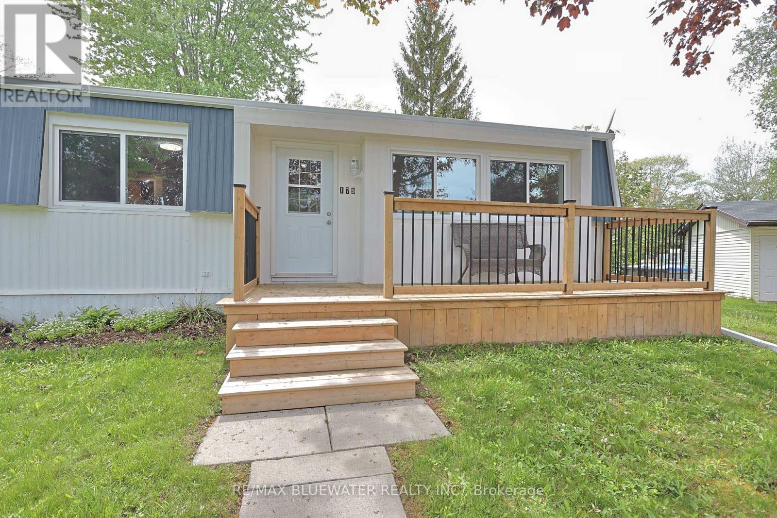 179 Pebble Beach Parkway, South Huron, Ontario  N0M 1T0 - Photo 8 - X13155512