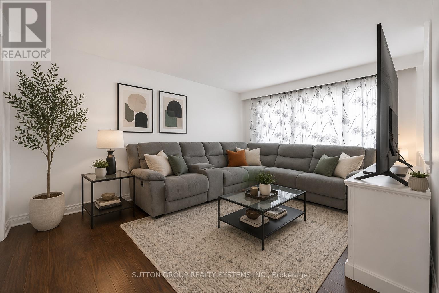 134 Sussex Street, Oshawa, Ontario  L1G 1V9 - Photo 2 - E13053984