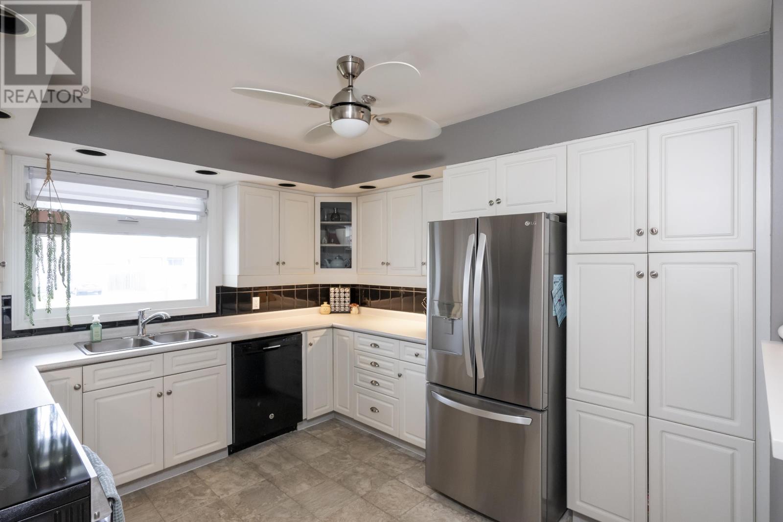 619 Cherrydale Place, Thunder Bay, Ontario  P7E 3L8 - Photo 9 - TB2601127