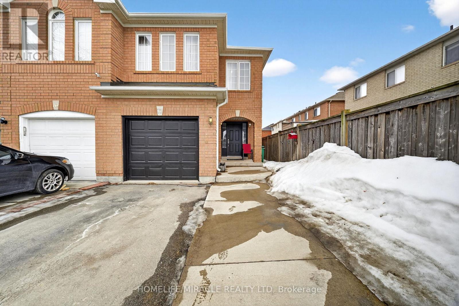 71 Roadmaster Lane, Brampton, Ontario  L7A 3A7 - Photo 2 - W12865382