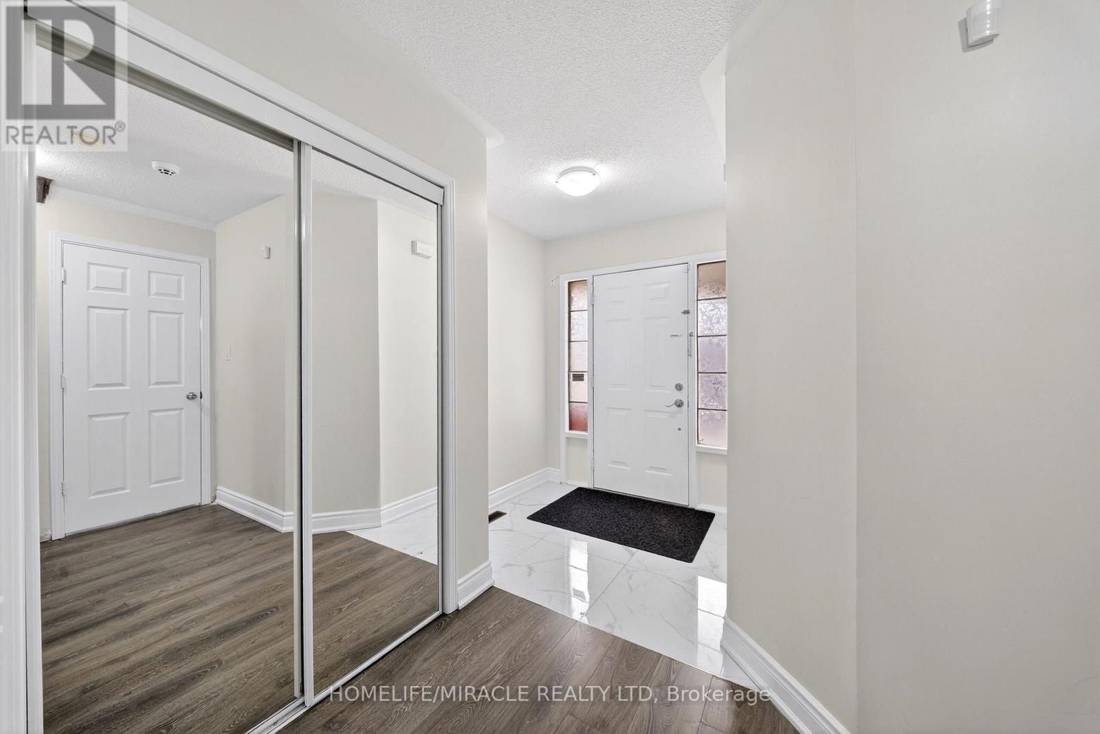 71 Roadmaster Lane, Brampton, Ontario  L7A 3A7 - Photo 5 - W12865382