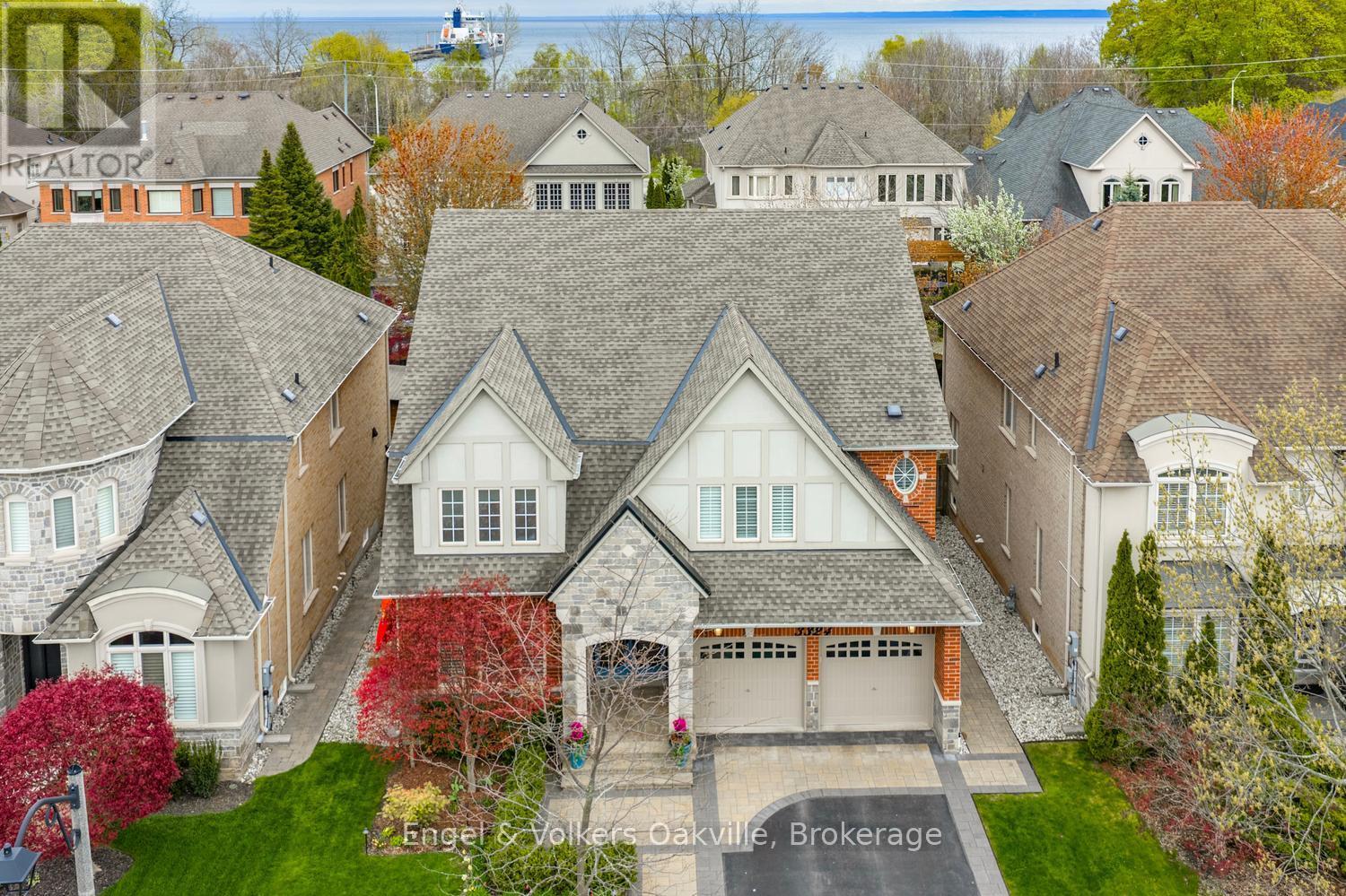 3324 Mistwell Crescent, Oakville, Ontario  L6L 0A2 - Photo 2 - W13155610