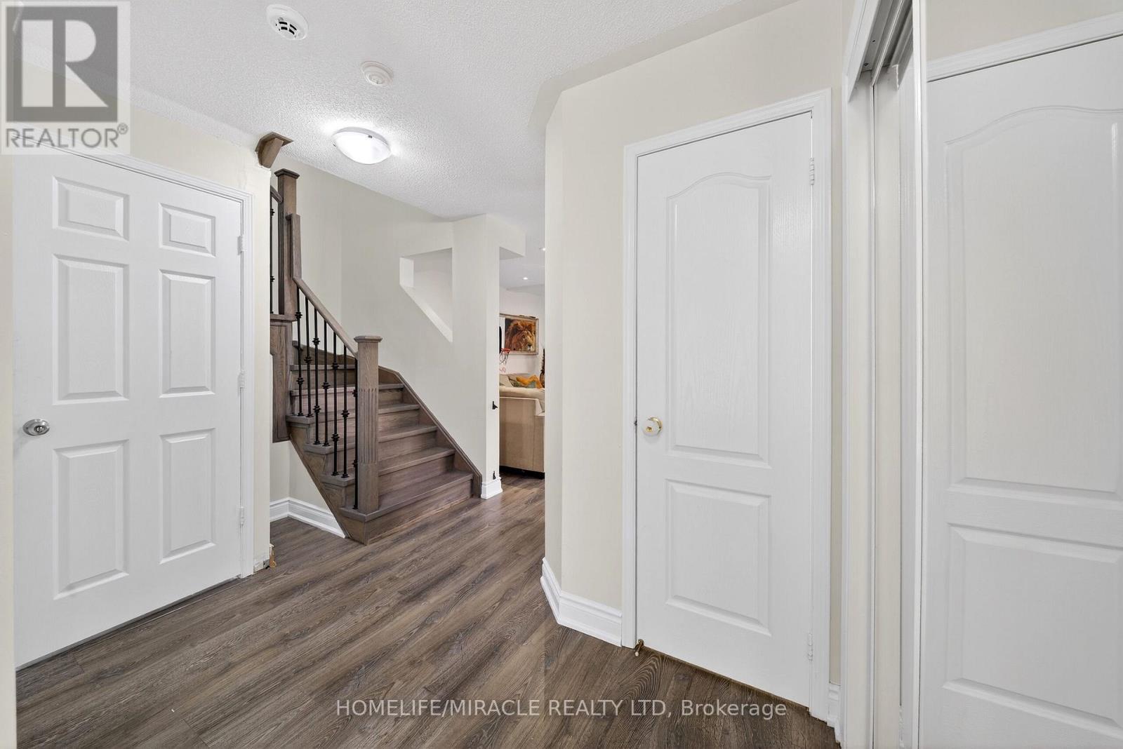 71 Roadmaster Lane, Brampton, Ontario  L7A 3A7 - Photo 6 - W12865382