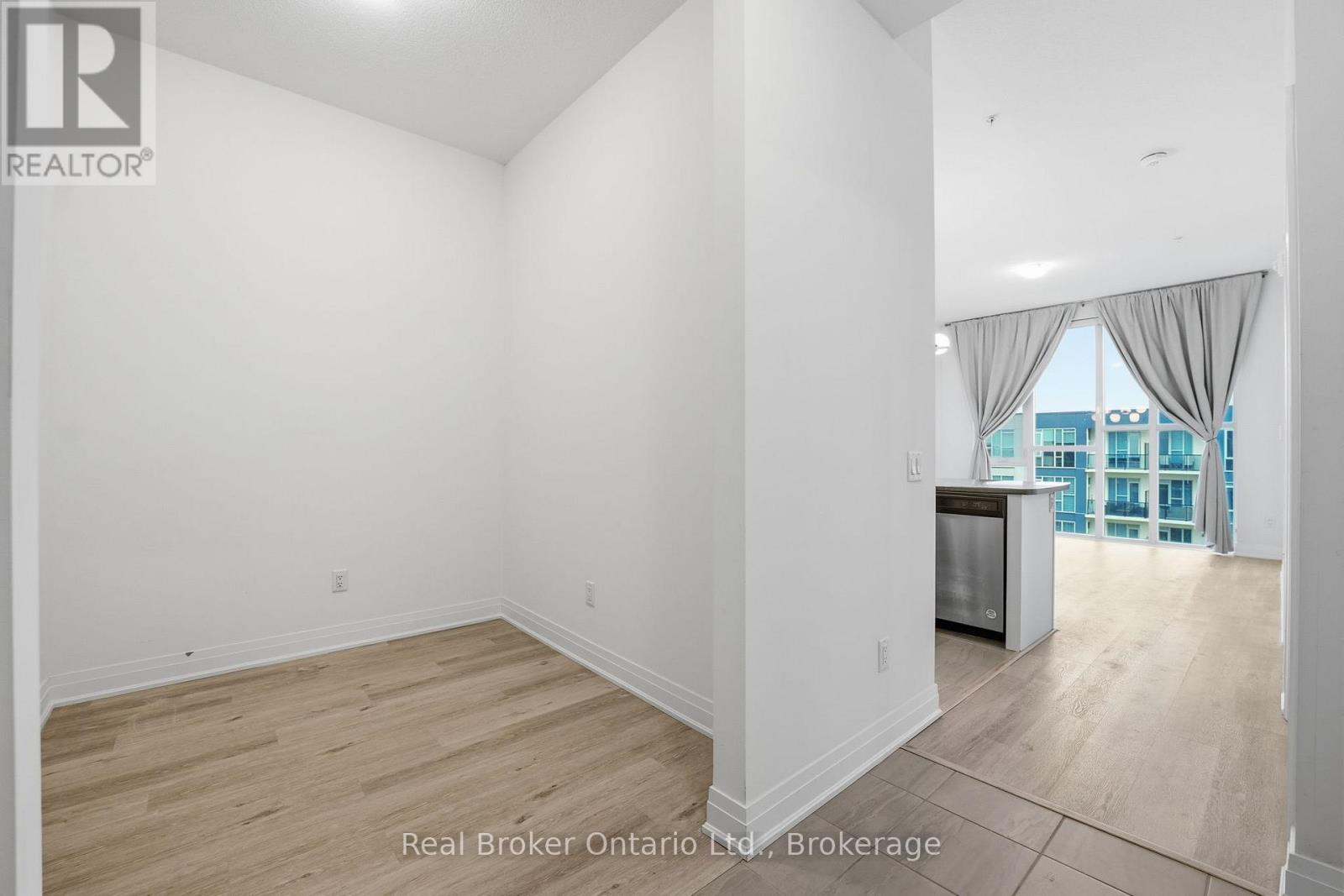 642 - 16 Concord Place, Grimsby, Ontario  L3M 0J1 - Photo 8 - X13155634