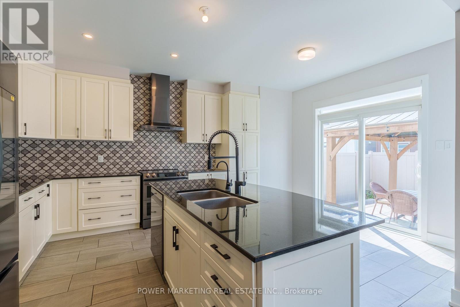 635 Perseus Avenue, Ottawa, Ontario  K2J 6S7 - Photo 14 - X13155686