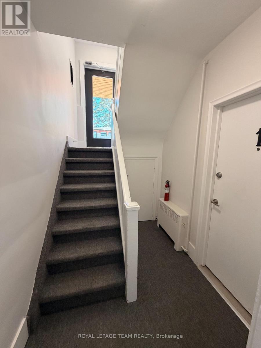 1 - 579 Tweedsmuir Avenue, Ottawa, Ontario  K1Z 5P4 - Photo 3 - X13155758