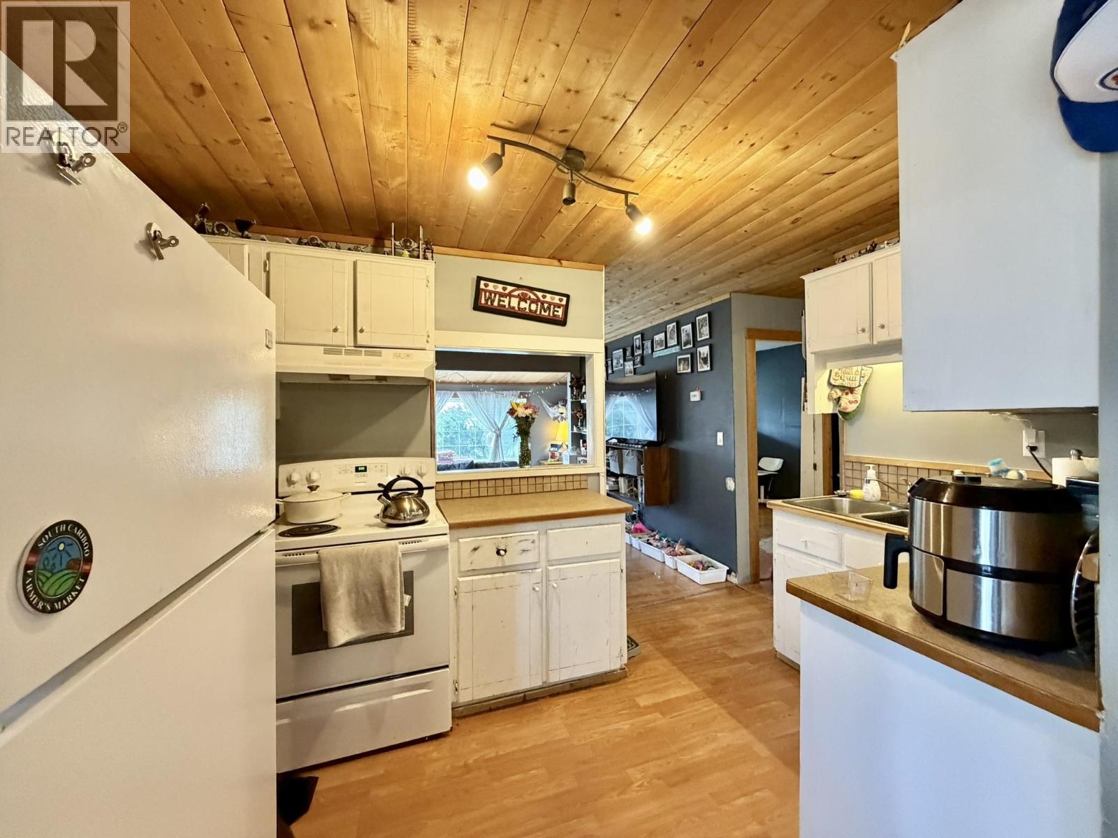 4833 Telqua Drive, 108 Mile Ranch, British Columbia  V0K 2Z0 - Photo 11 - R3126240
