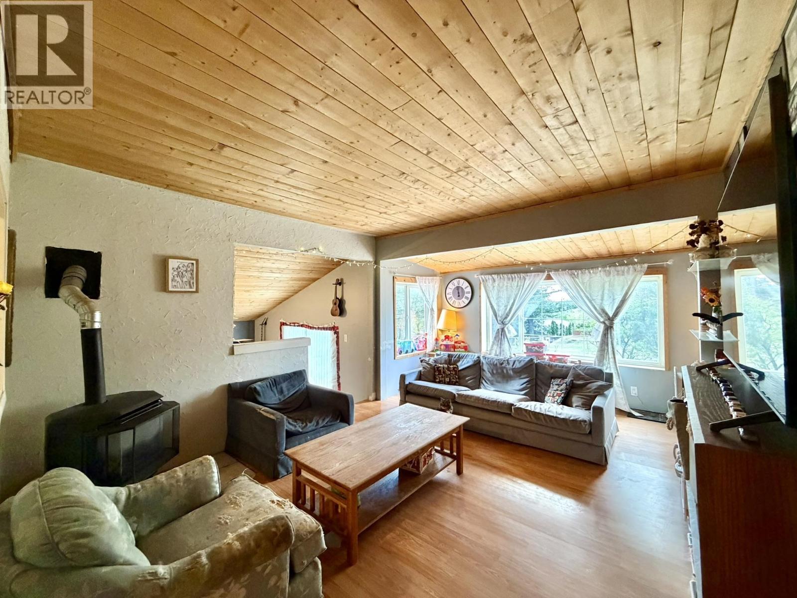 4833 Telqua Drive, 108 Mile Ranch, British Columbia  V0K 2Z0 - Photo 15 - R3126240
