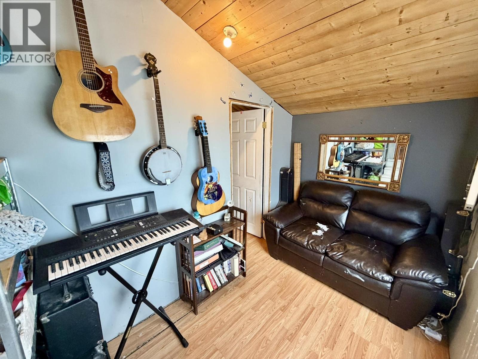 4833 Telqua Drive, 108 Mile Ranch, British Columbia  V0K 2Z0 - Photo 18 - R3126240