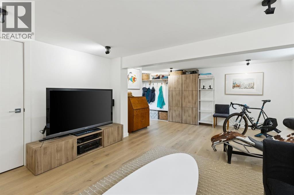 4427 Charleswood Drive NW, Calgary, Alberta  T2L 2E3 - Photo 31 - A2312920