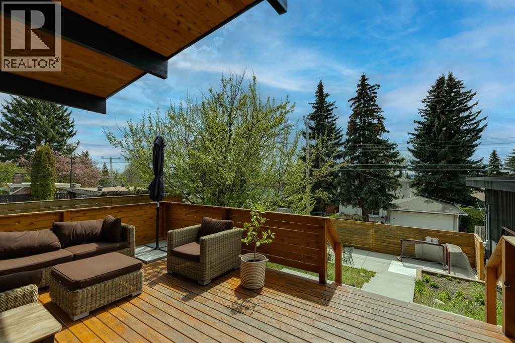 4427 Charleswood Drive NW, Calgary, Alberta  T2L 2E3 - Photo 39 - A2312920
