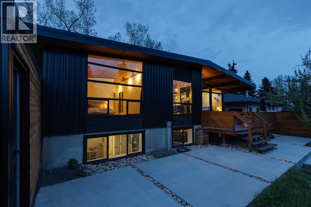 4427 Charleswood Drive NW, Calgary, Alberta  T2L 2E3 - Photo 45 - A2312920