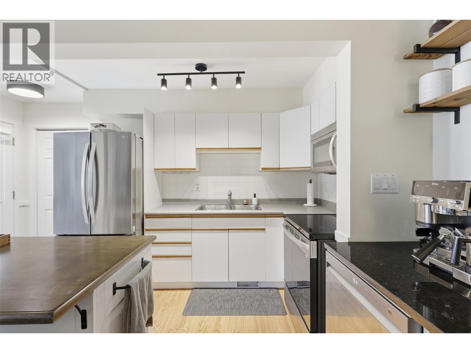 1435 Summit Drive Unit# 60, Kamloops, British Columbia  V2E 1S4 - Photo 14 - 10388270