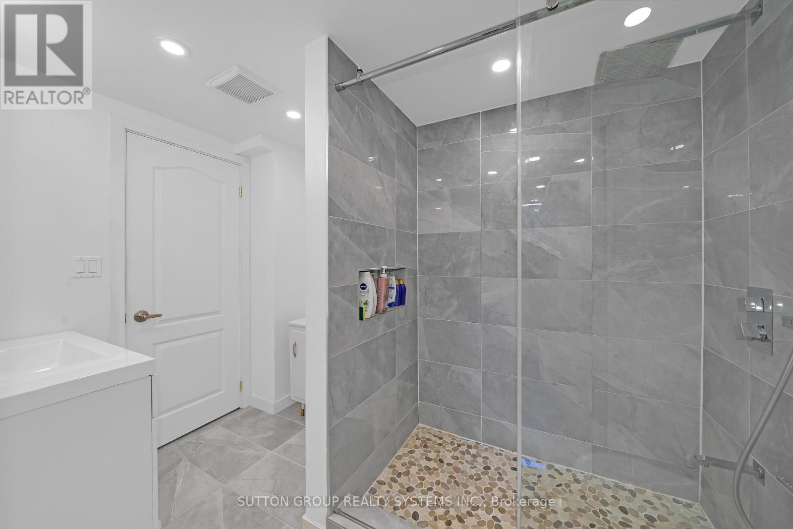 134 Sussex Street, Oshawa, Ontario  L1G 1V9 - Photo 24 - E13053984