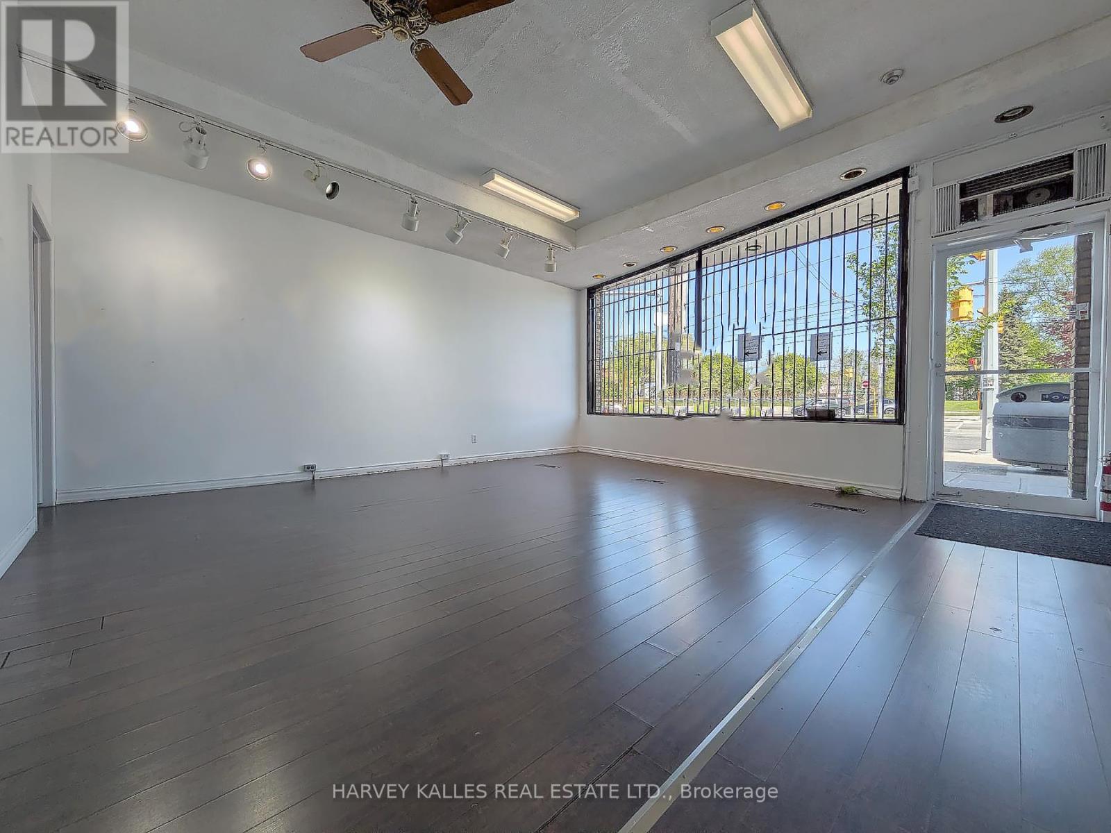 3811 Lake Shore Boulevard W, Toronto, Ontario  M8W 1R2 - Photo 6 - W13103466