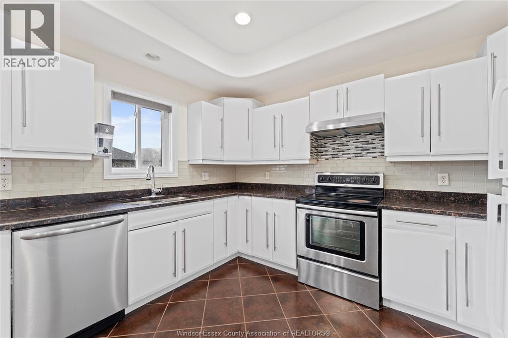 4824 Barcelona, Windsor, Ontario  N9G 3E9 - Photo 12 - 26011735