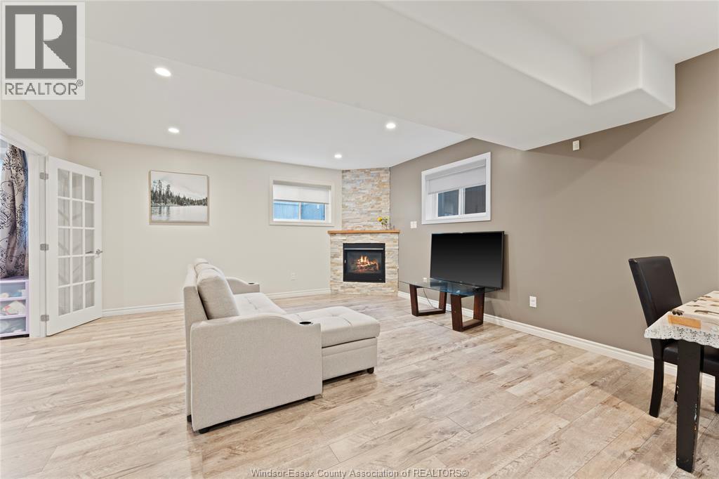 4824 Barcelona, Windsor, Ontario  N9G 3E9 - Photo 29 - 26011735