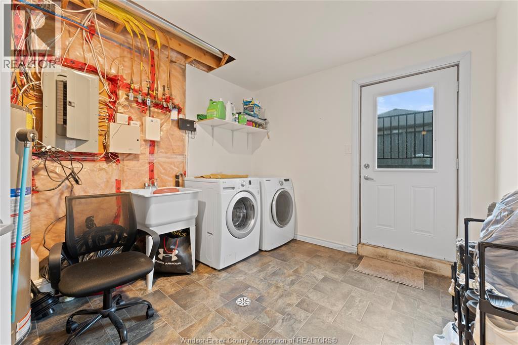 4824 Barcelona, Windsor, Ontario  N9G 3E9 - Photo 34 - 26011735