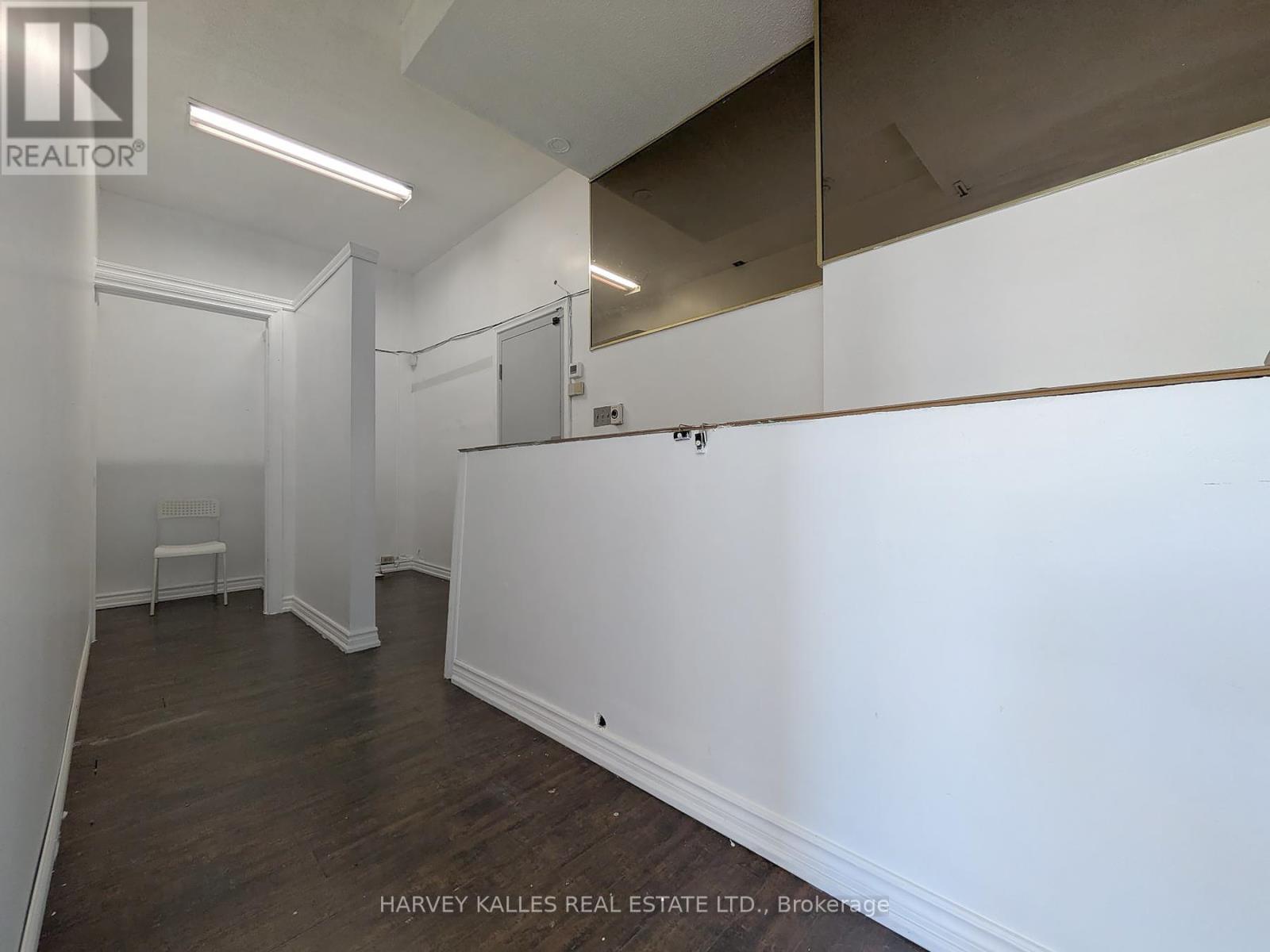 3811 Lake Shore Boulevard W, Toronto, Ontario  M8W 1R2 - Photo 9 - W13103466