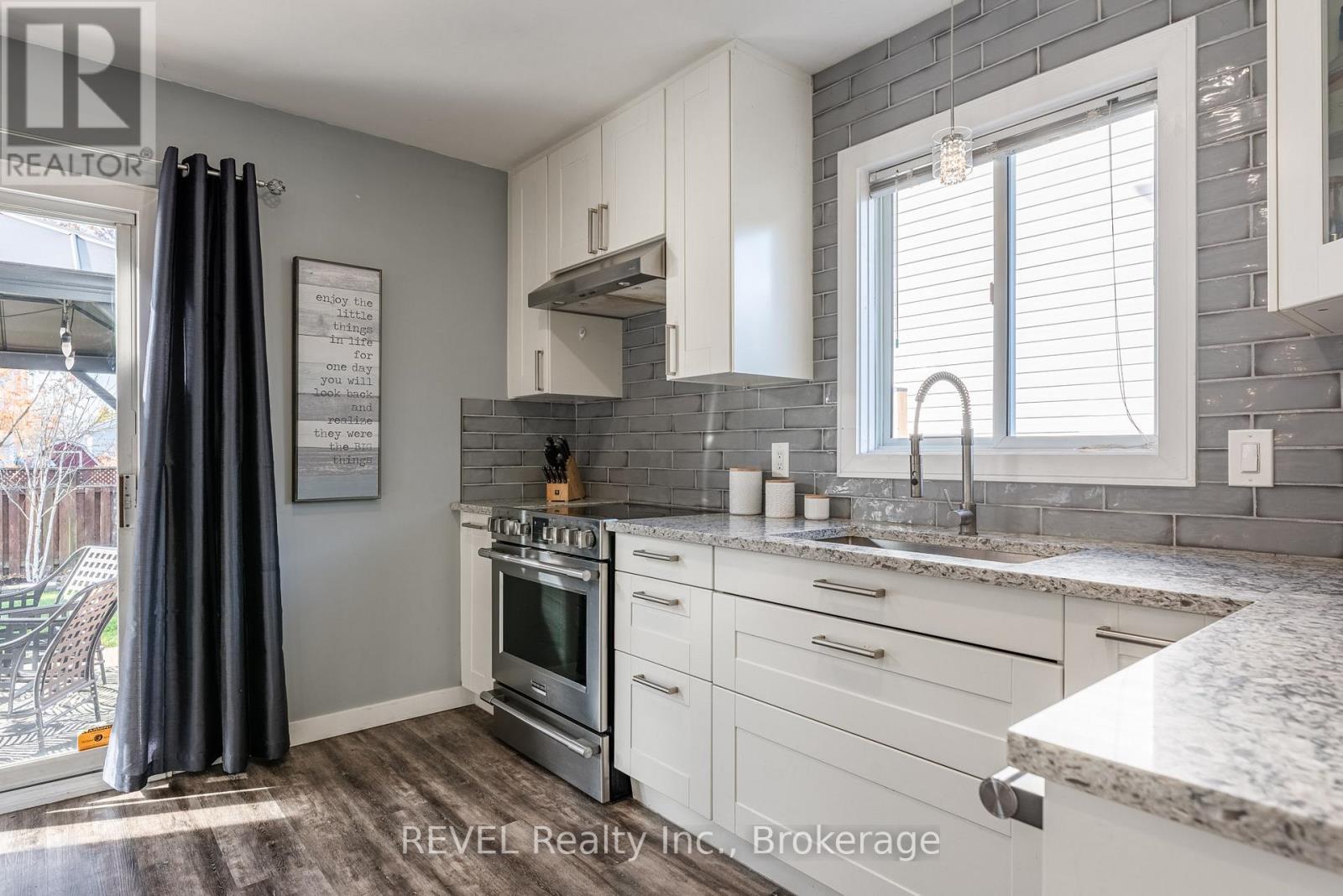 259 Vansickle Road, St. Catharines (Rykert/vansickle), Ontario L2S 2S9 - Photo 2 - X13155564
