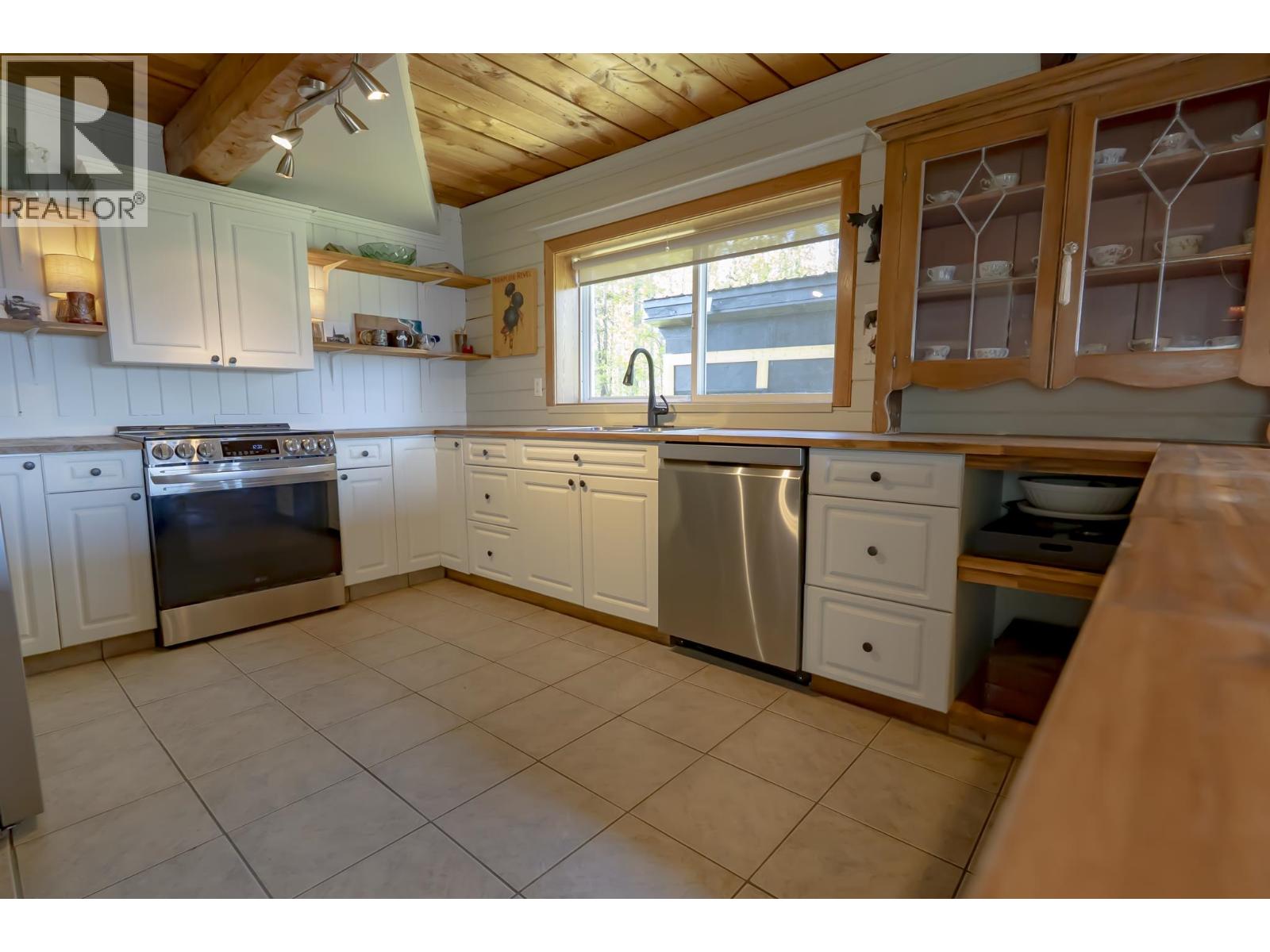 7252 Sowchea Road, Fort St. James, British Columbia  V0J 1P0 - Photo 7 - R3124883