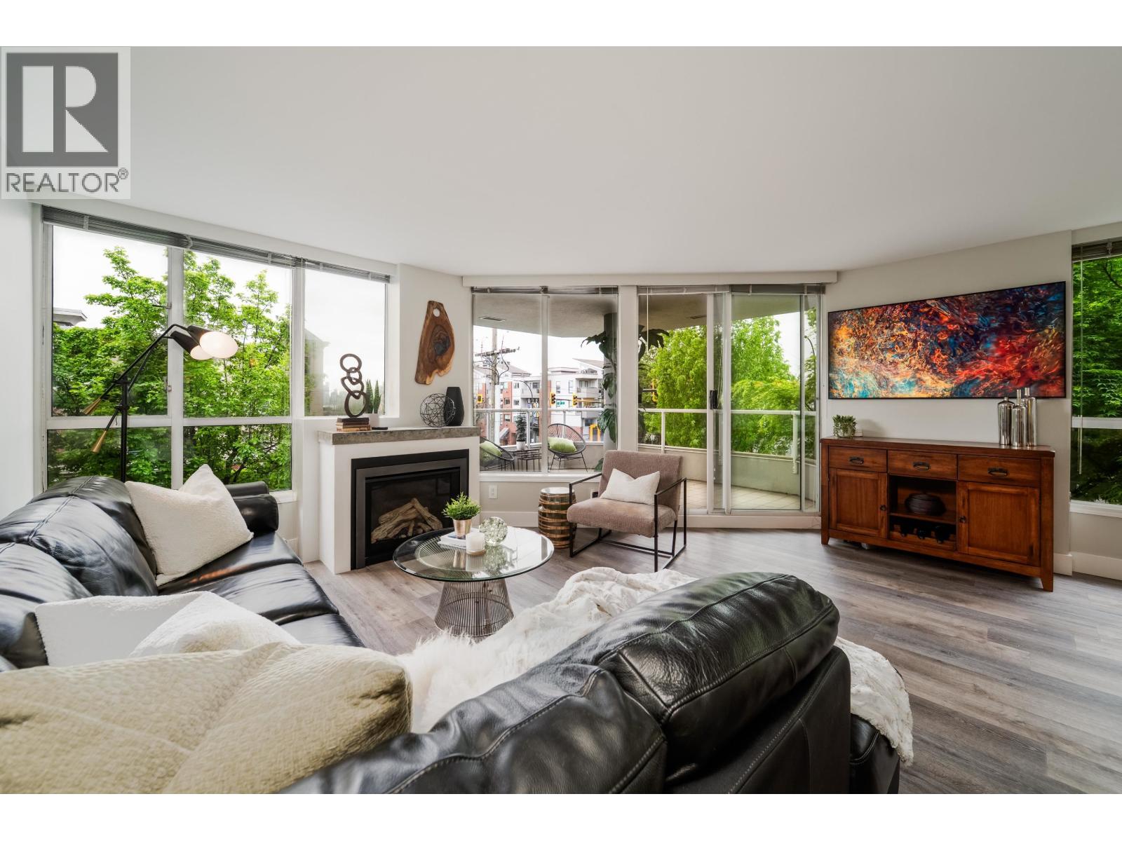 203 408 Lonsdale Avenue, North Vancouver, British Columbia V7M 2G5 - Photo 3 - R3121995