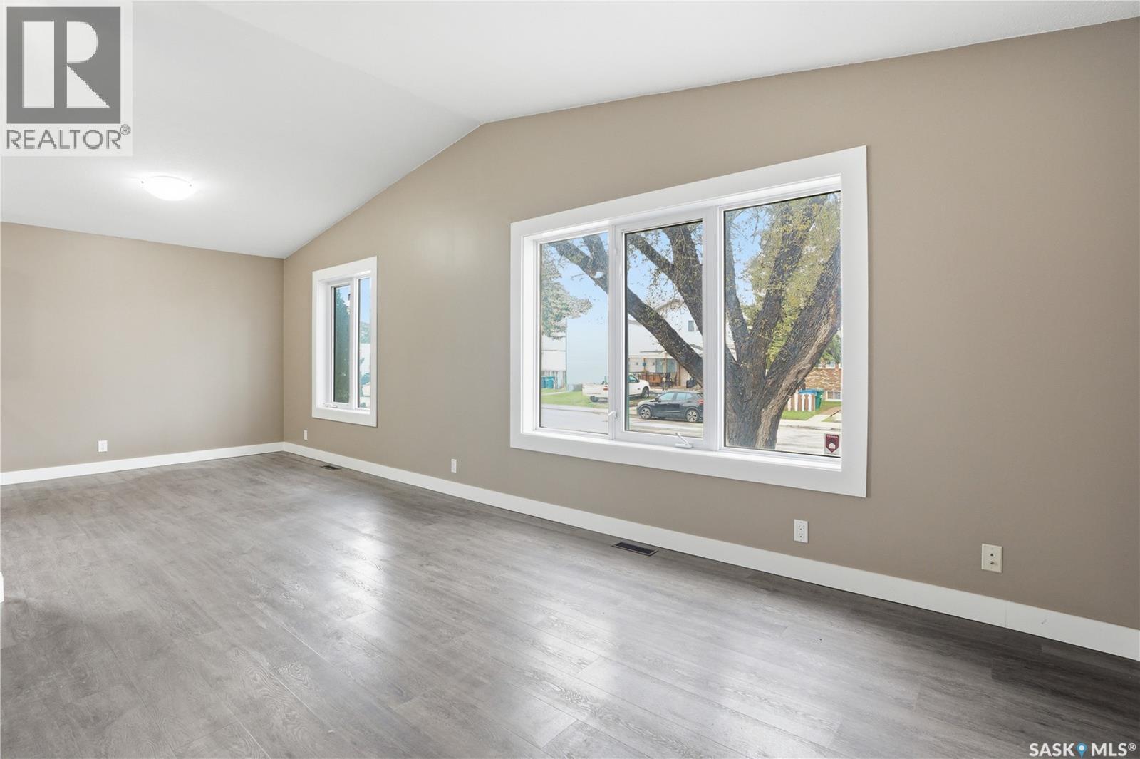330b X Avenue S, Saskatoon, Saskatchewan S7M 3H6 - Photo 5 - SK036605
