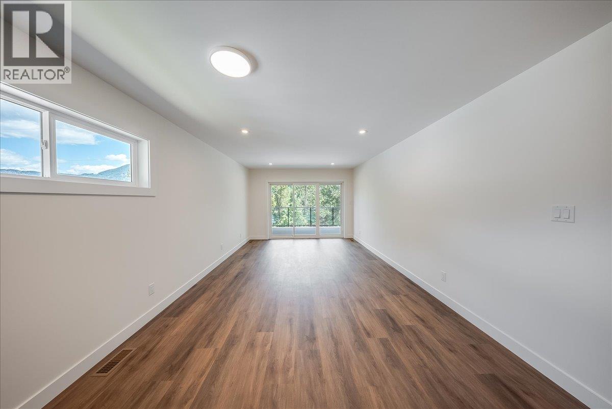 2808 1st Avenue, Castlegar, British Columbia  V1N 2R2 - Photo 12 - 10379265
