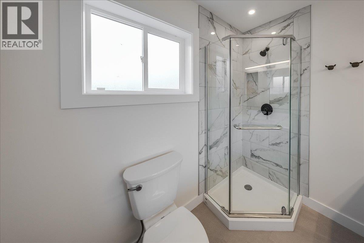 2808 1st Avenue, Castlegar, British Columbia  V1N 2R2 - Photo 19 - 10379265