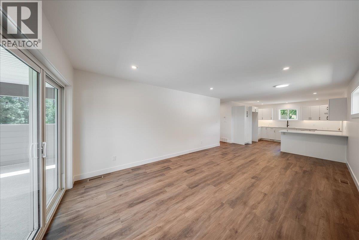 2808 1st Avenue, Castlegar, British Columbia  V1N 2R2 - Photo 13 - 10379265