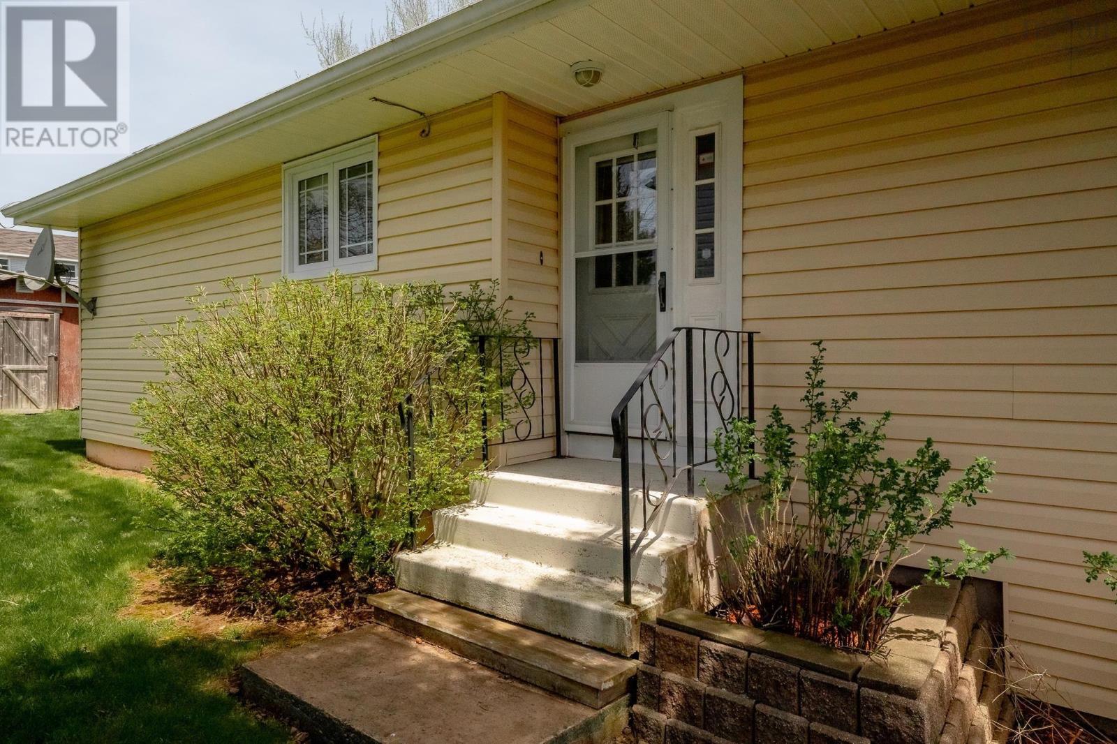 249 Poplar Drive, Dartmouth, Nova Scotia  B2W 4K6 - Photo 3 - 202611655