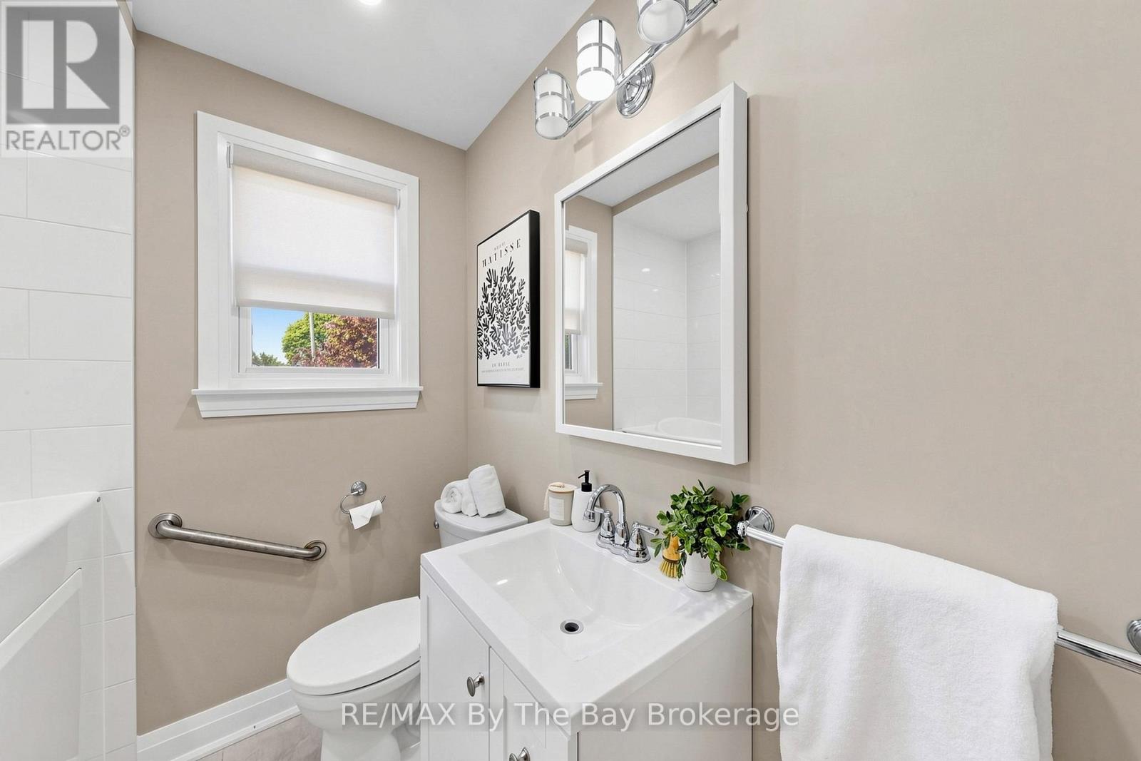 33 Ada Crescent, Toronto, Ontario  M1P 4A9 - Photo 22 - E13155658