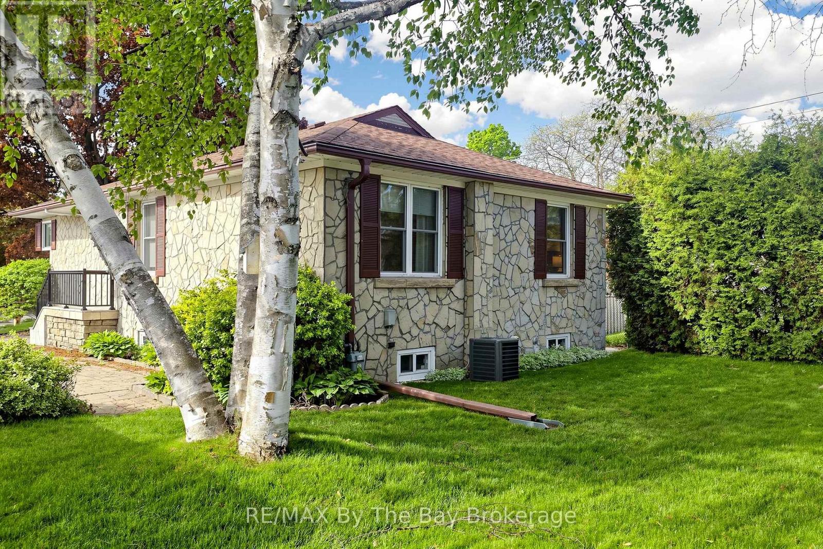 33 Ada Crescent, Toronto, Ontario  M1P 4A9 - Photo 34 - E13155658