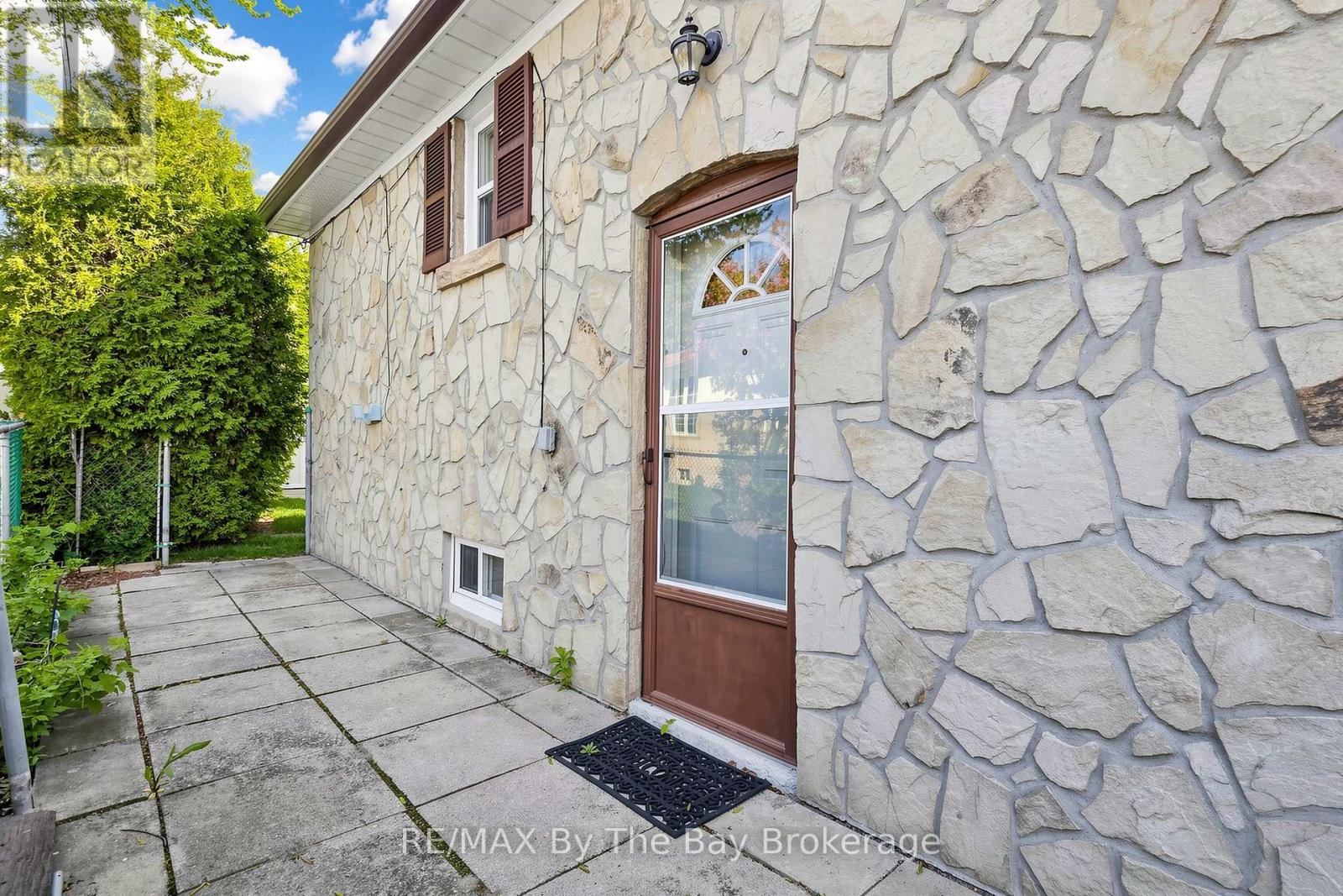 33 Ada Crescent, Toronto, Ontario  M1P 4A9 - Photo 36 - E13155658