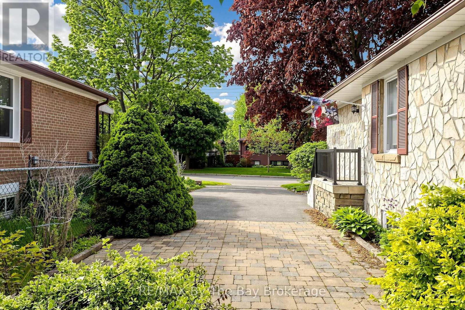 33 Ada Crescent, Toronto, Ontario  M1P 4A9 - Photo 38 - E13155658
