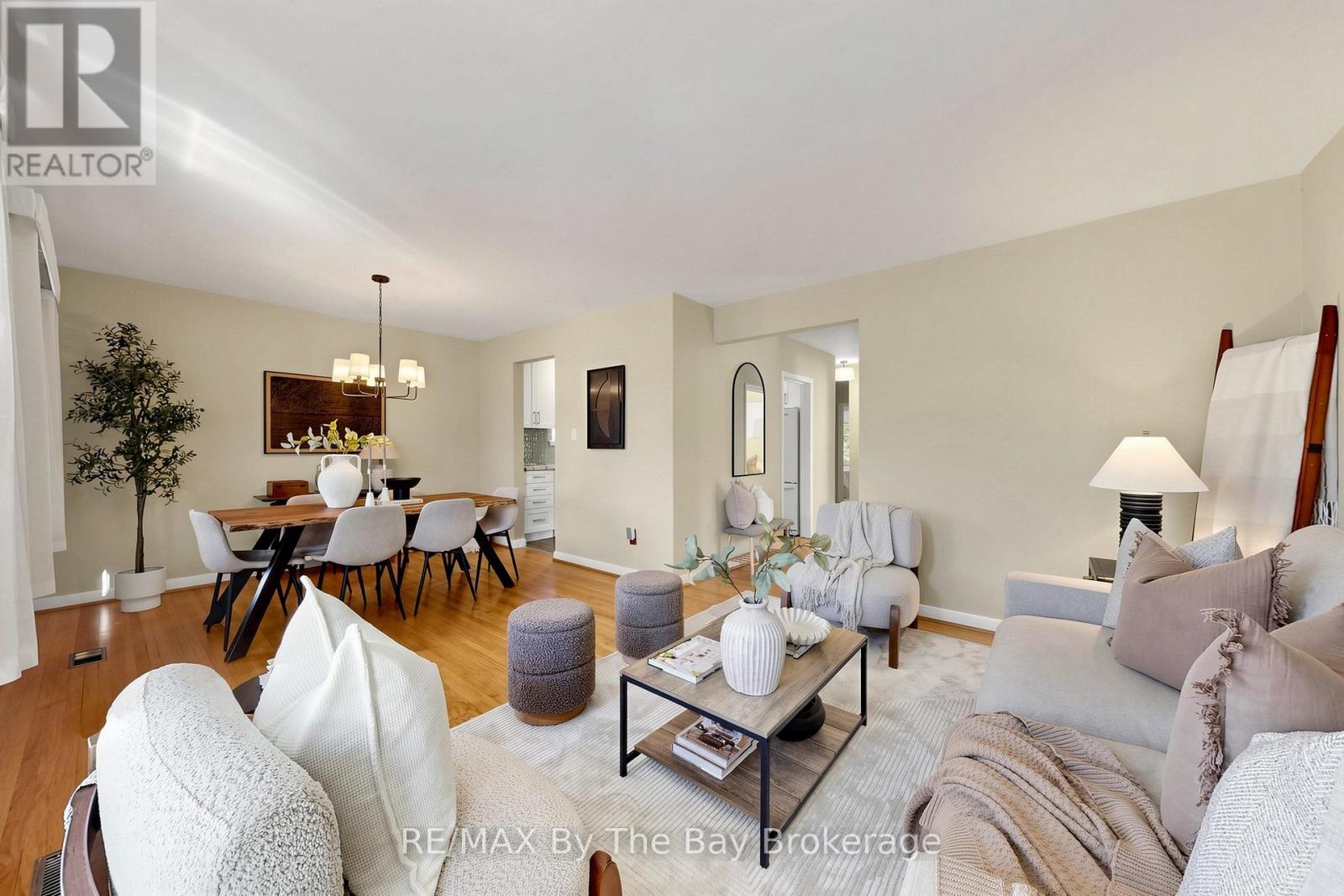 33 Ada Crescent, Toronto, Ontario  M1P 4A9 - Photo 6 - E13155658