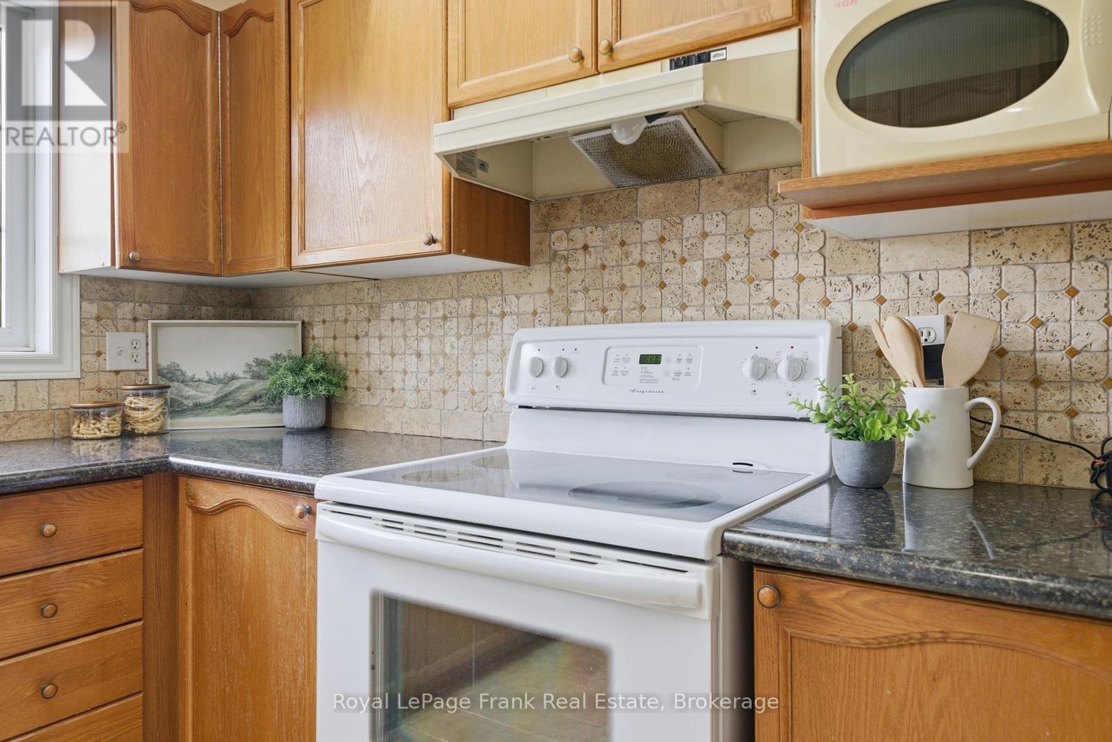 343 Mary Street W, Kawartha Lakes, Ontario  K9V 6J9 - Photo 14 - X13155478