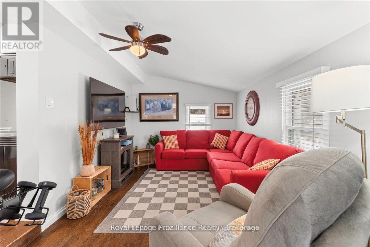 2307 County Rd 3, Prince Edward County, Ontario  K0K 1L0 - Photo 19 - X13155744