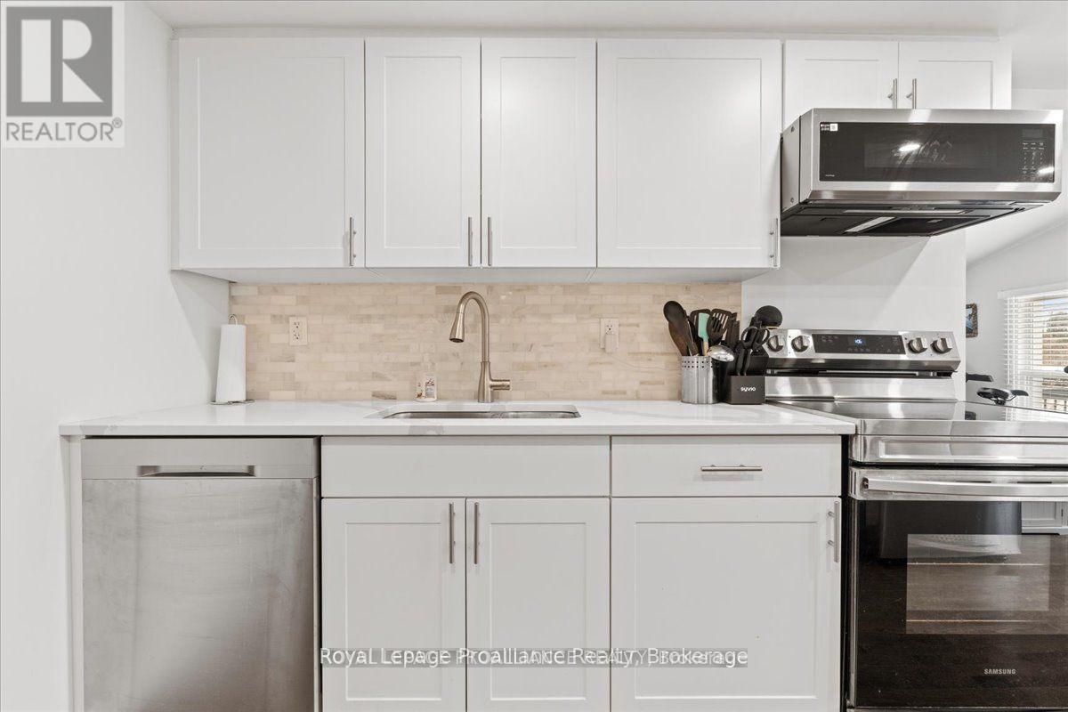 2307 County Rd 3, Prince Edward County, Ontario  K0K 1L0 - Photo 8 - X13155744