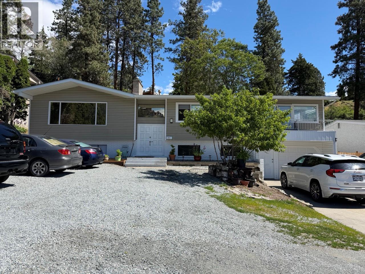 467 Clifton Road, Kelowna, British Columbia V1V 1A7 - Photo 2 - 10387941