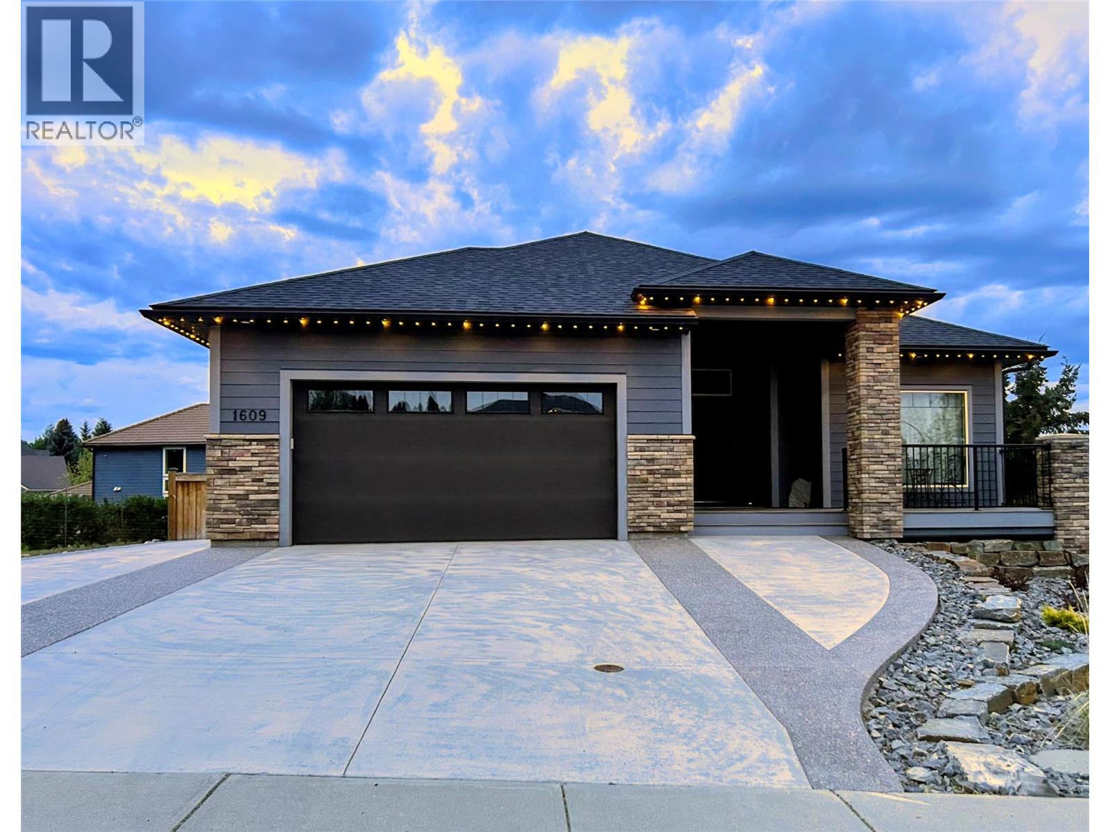 1609 8 Avenue S, Cranbrook, British Columbia  V1C 5N9 - Photo 2 - 10388179