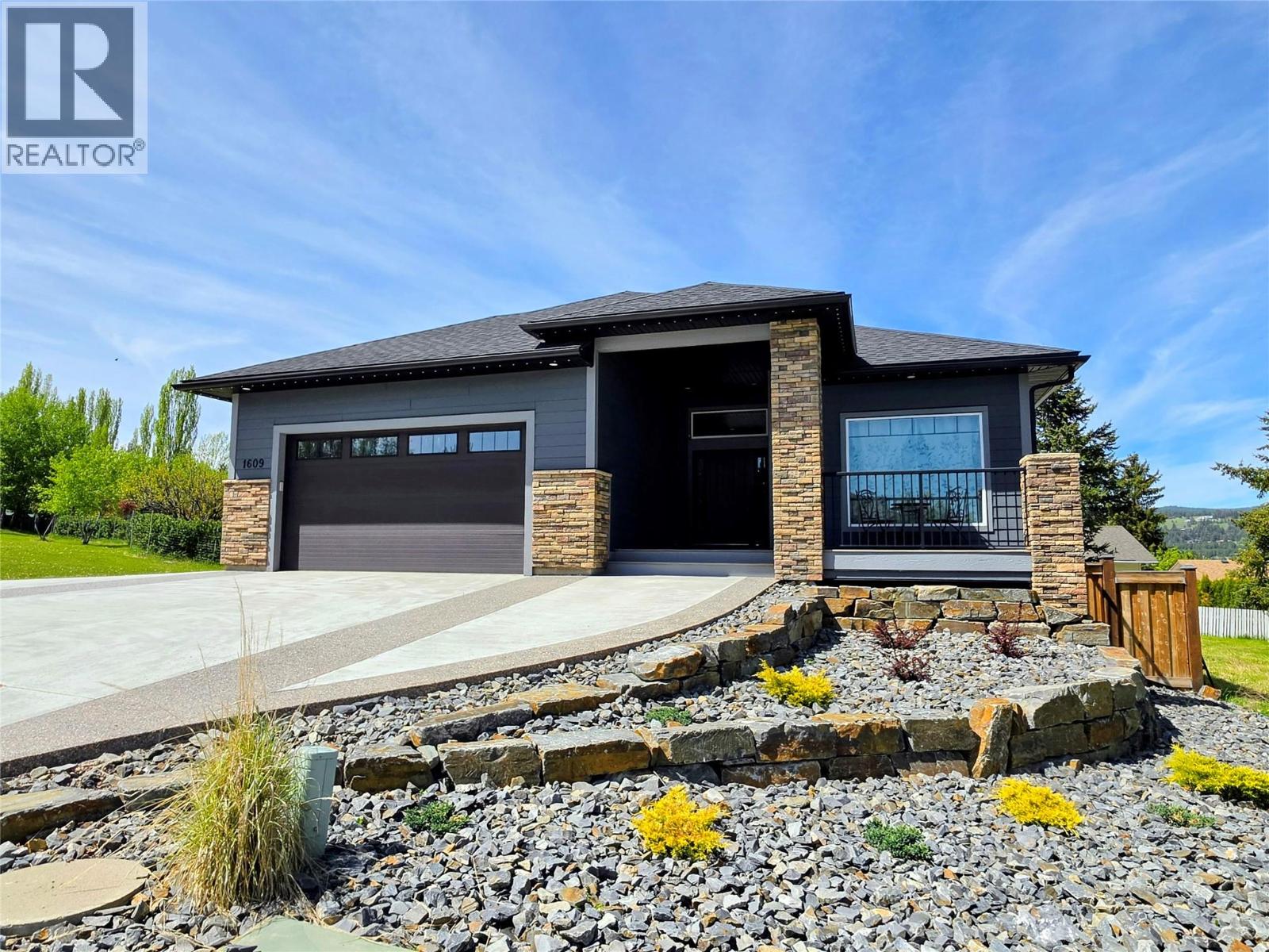 1609 8 Avenue S, Cranbrook, British Columbia  V1C 5N9 - Photo 1 - 10388179