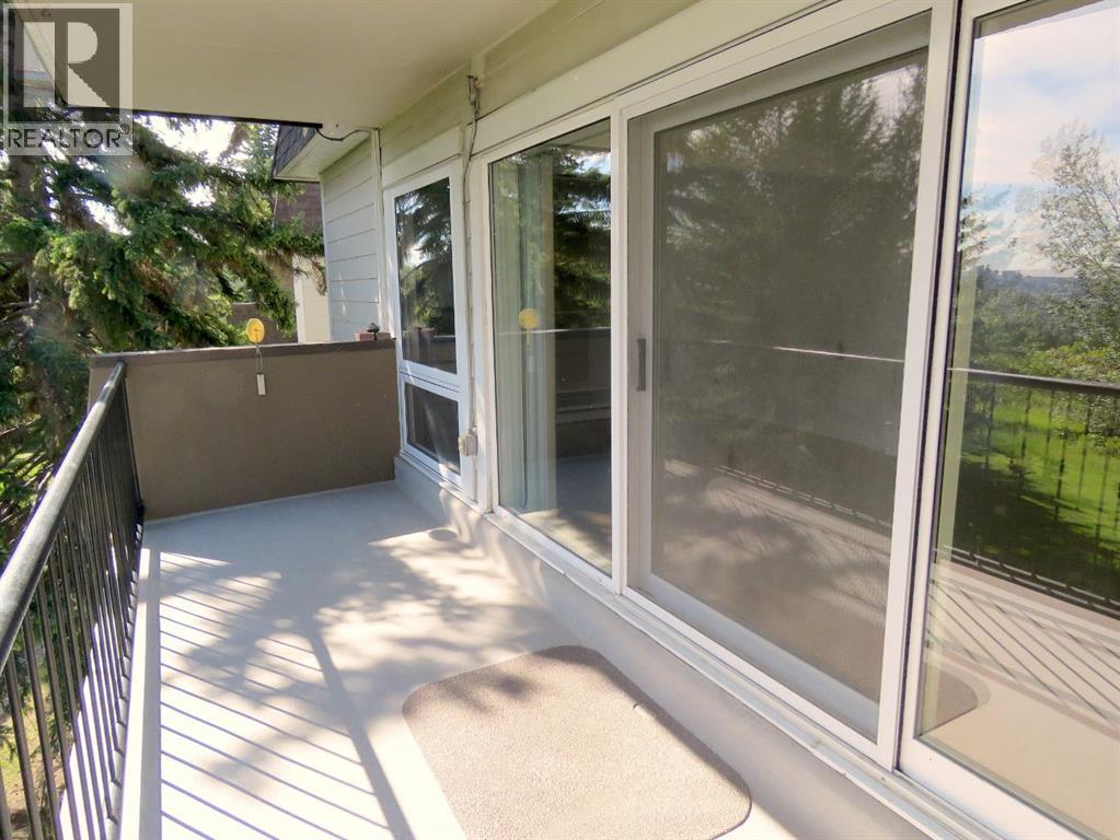 204, 328 Cedar Crescent SW, Calgary, Alberta  T3C 2Y8 - Photo 3 - A2280165