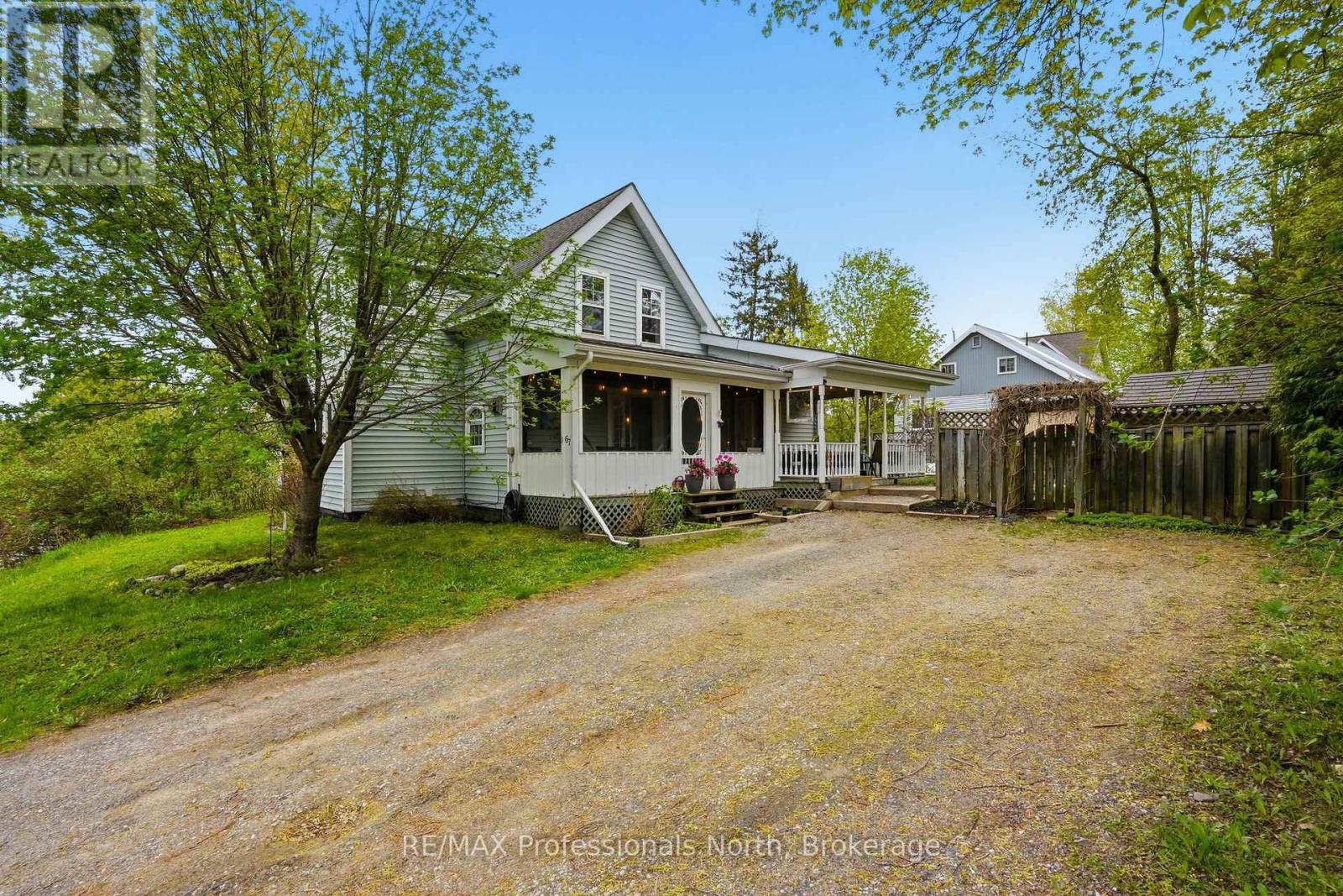 67 Young Street, Bracebridge, Ontario  P1L 1G7 - Photo 2 - X13155424
