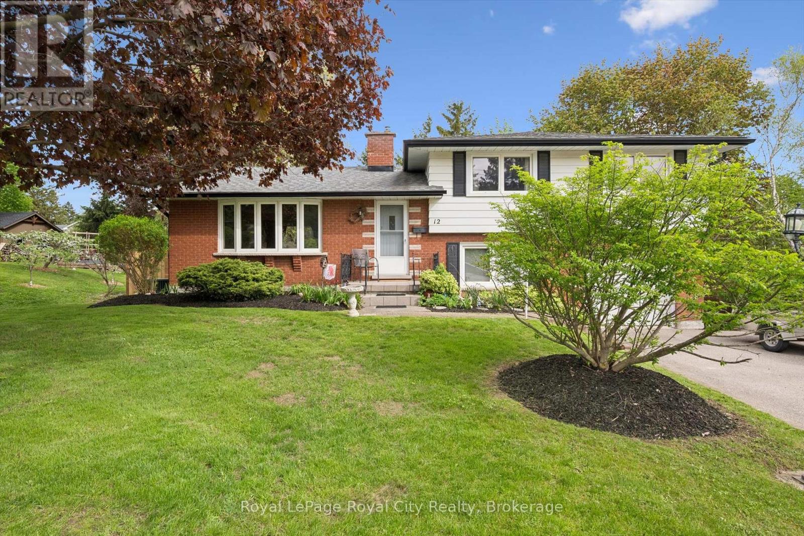 12 HAMILTON DRIVE, Guelph/Eramosa, Ontario