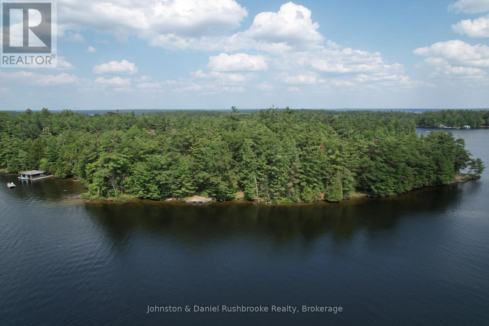 2 ISLAND 24LM (DENISON), Gravenhurst, Ontario